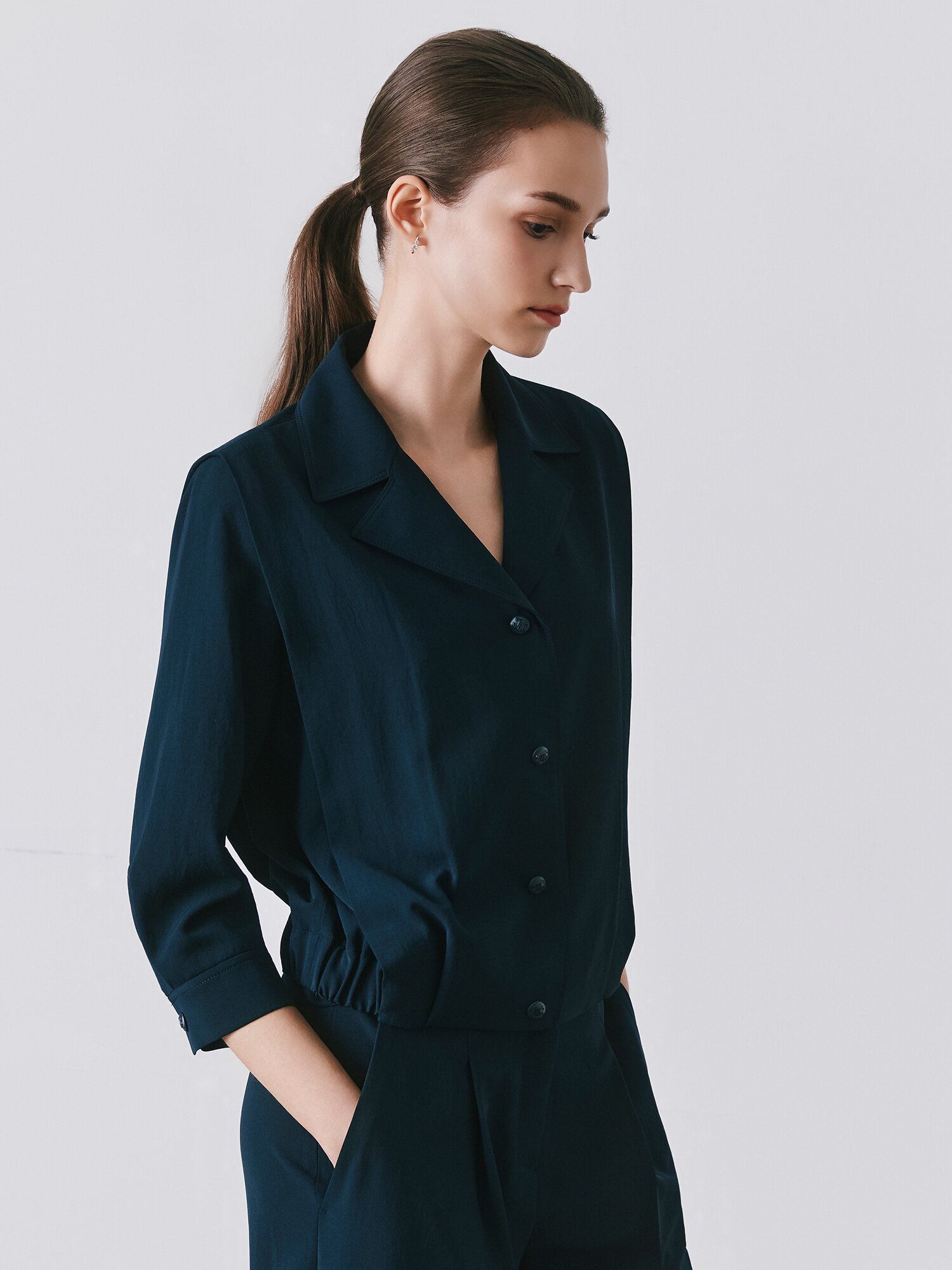 포멀 숄더 턱 오픈 칼라 재킷 (DARK NAVY)