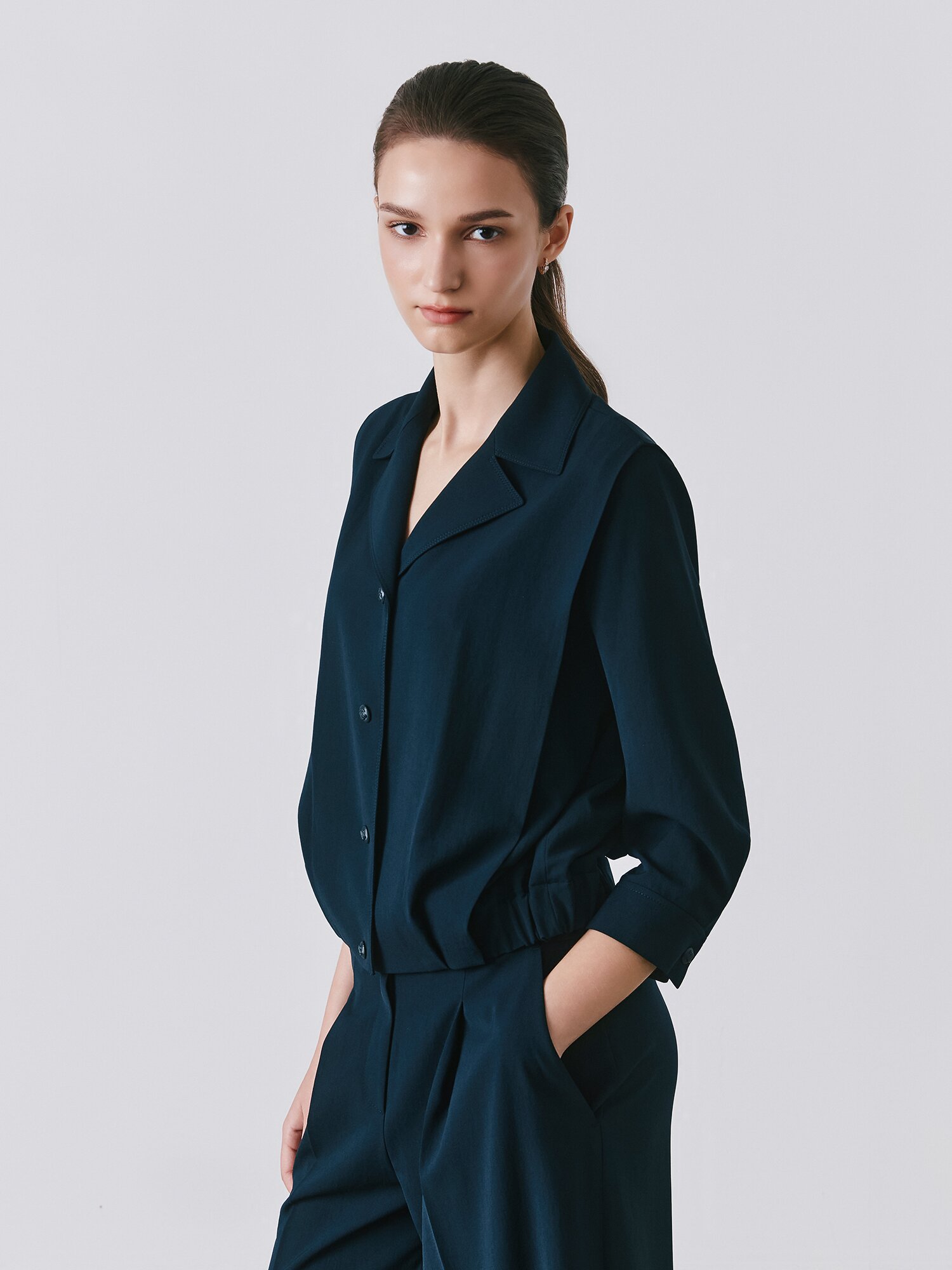 포멀 숄더 턱 오픈 칼라 재킷 (DARK NAVY)