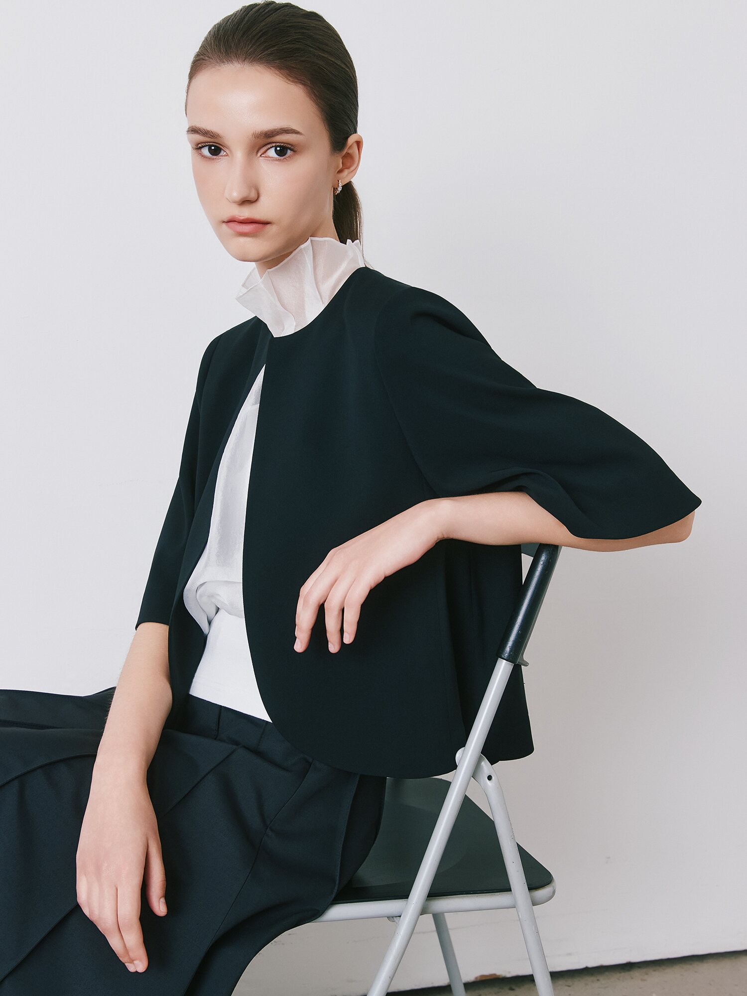 7부 라운드넥 케이프 재킷 (BLACK)