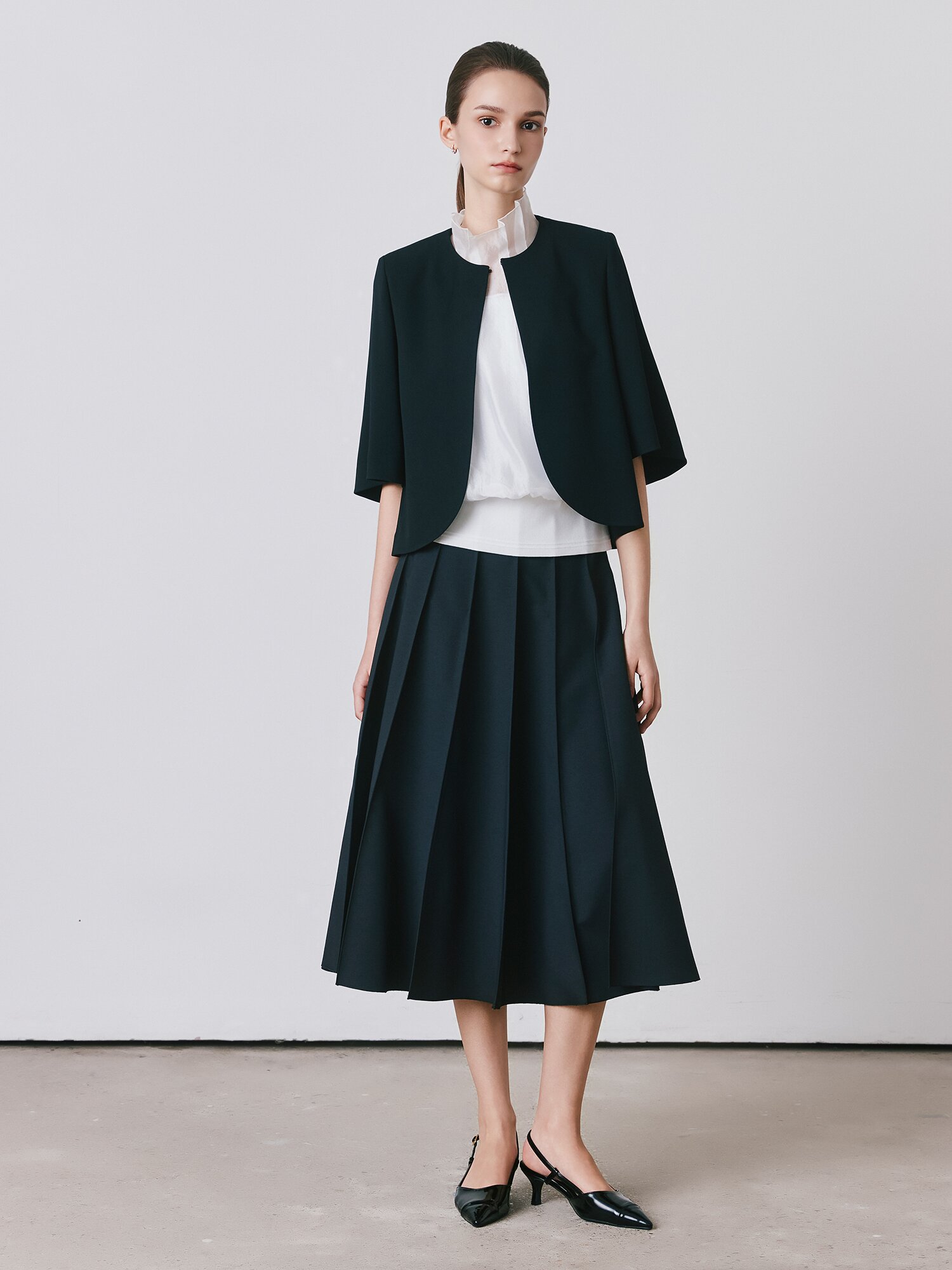 7부 라운드넥 케이프 재킷 (BLACK)