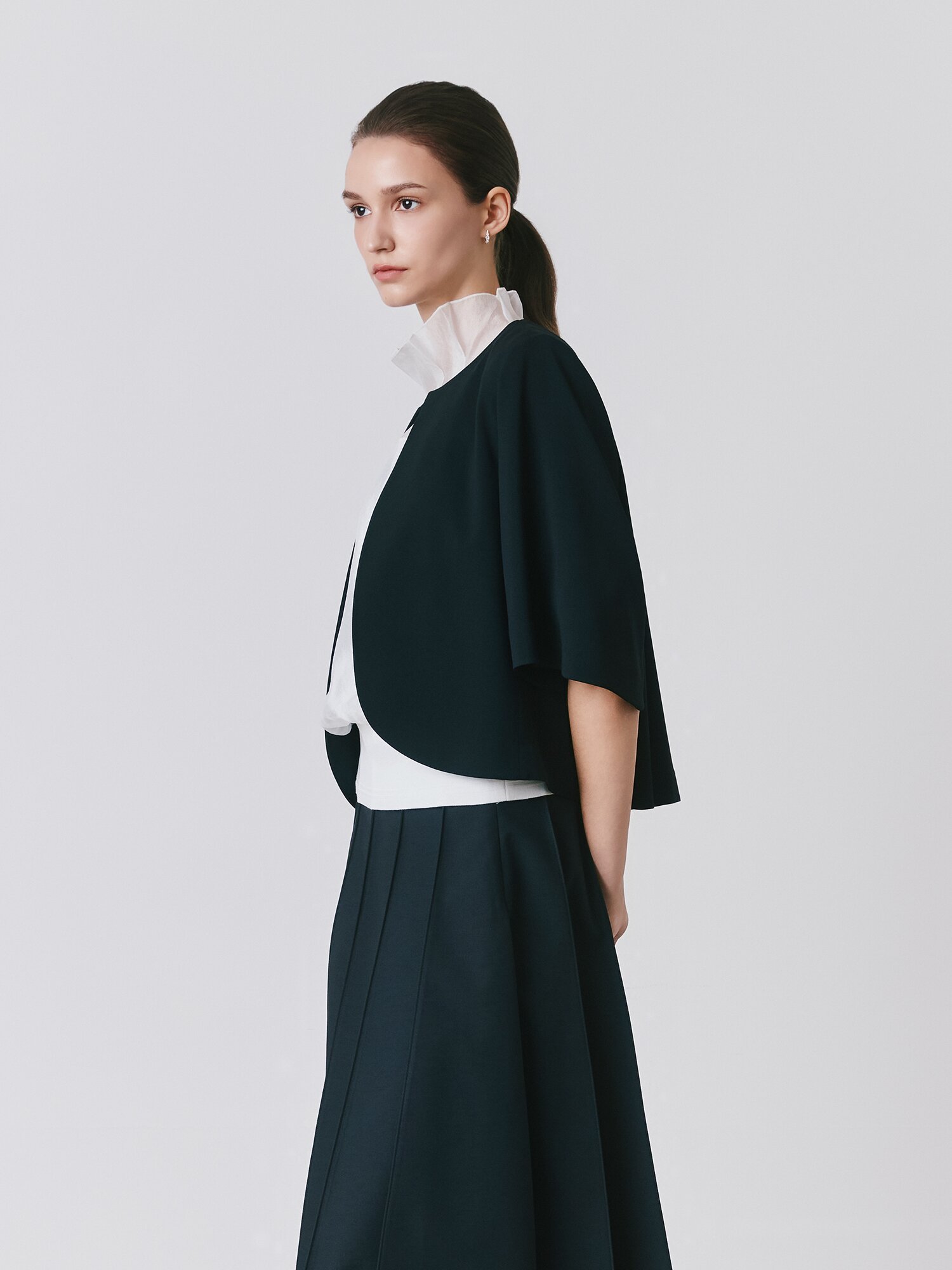 7부 라운드넥 케이프 재킷 (BLACK)