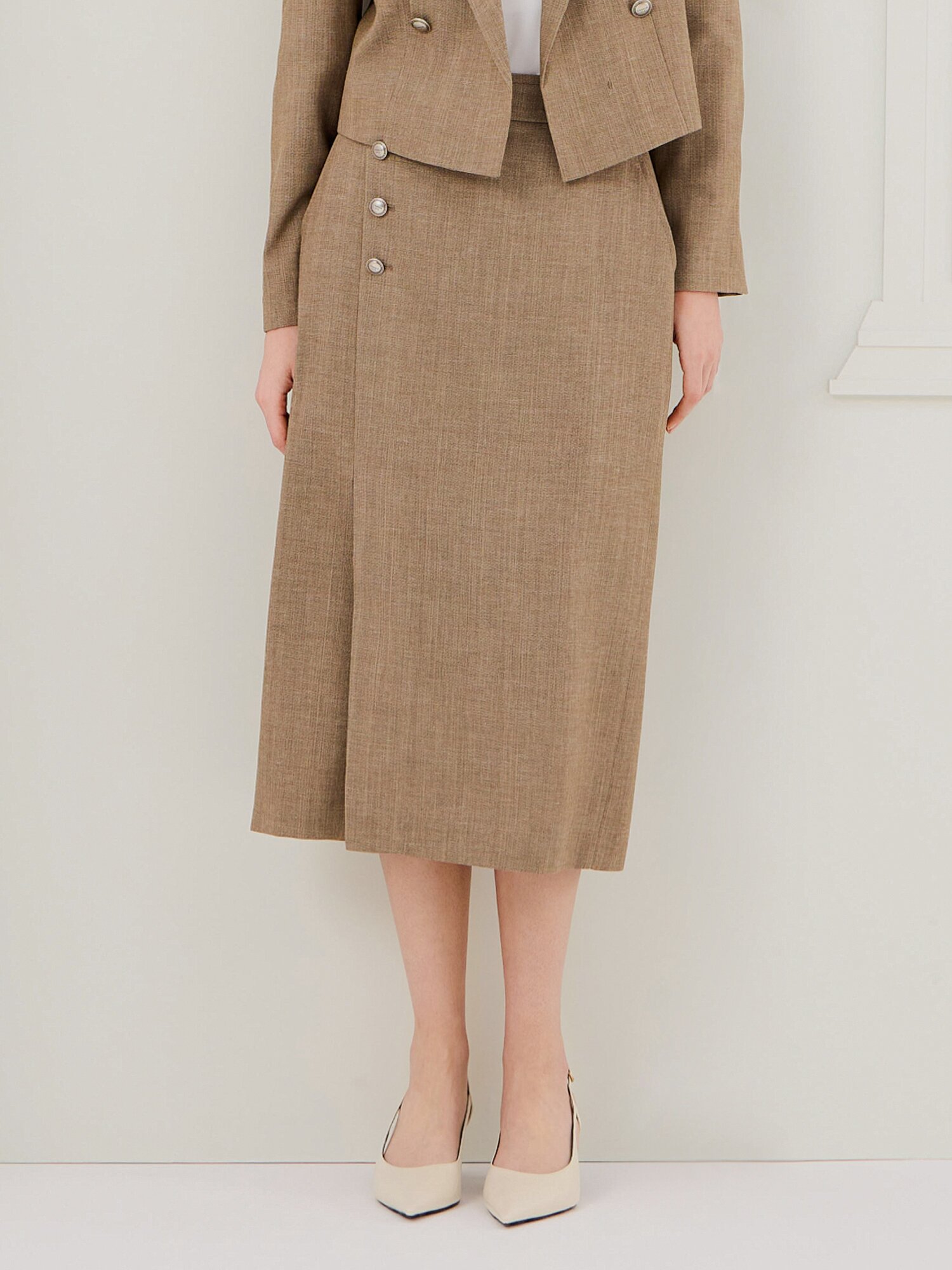 버튼 장식 슬릿 H라인 스커트 (DARK BEIGE)