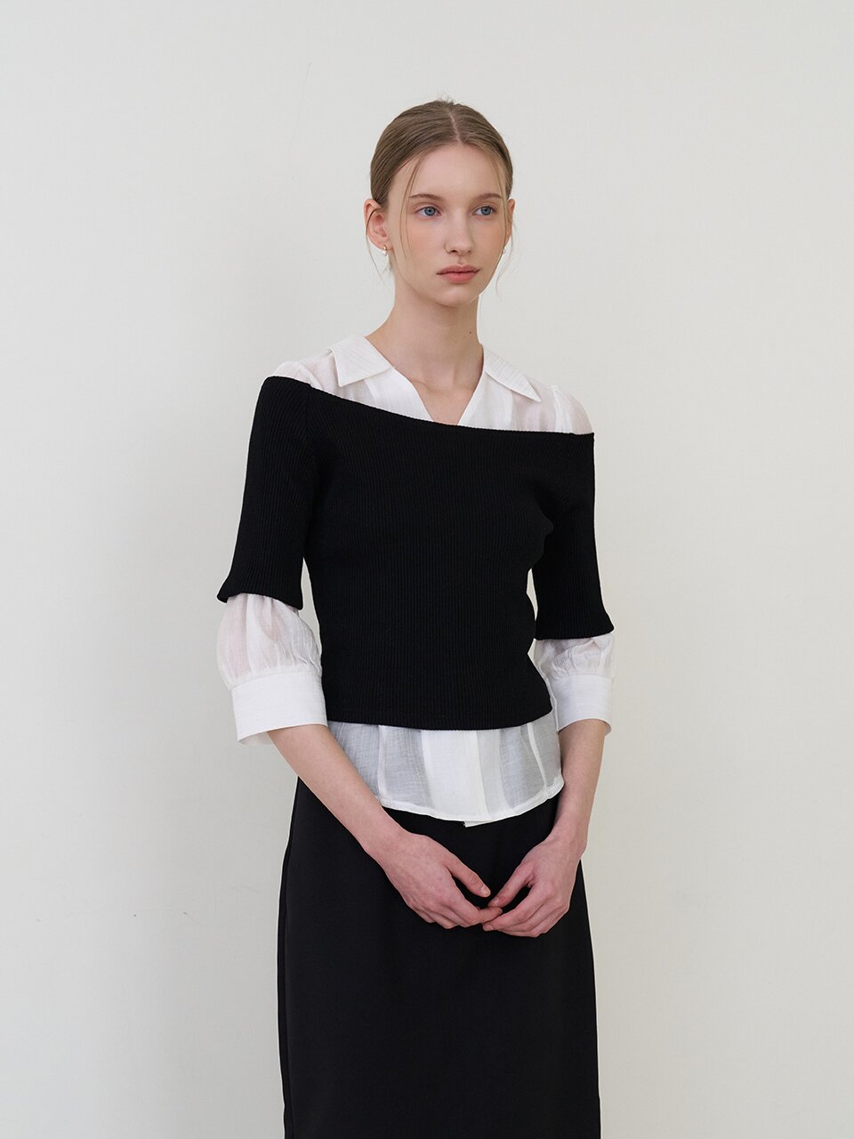 [SET] 포인티드 카라 블라우스 + 레이어드 티셔츠 블랙