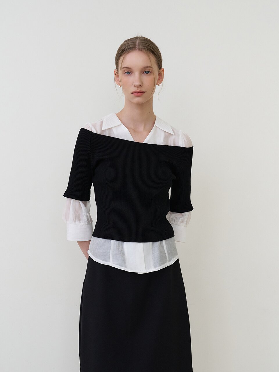 [SET] 포인티드 카라 블라우스 + 레이어드 티셔츠 블랙