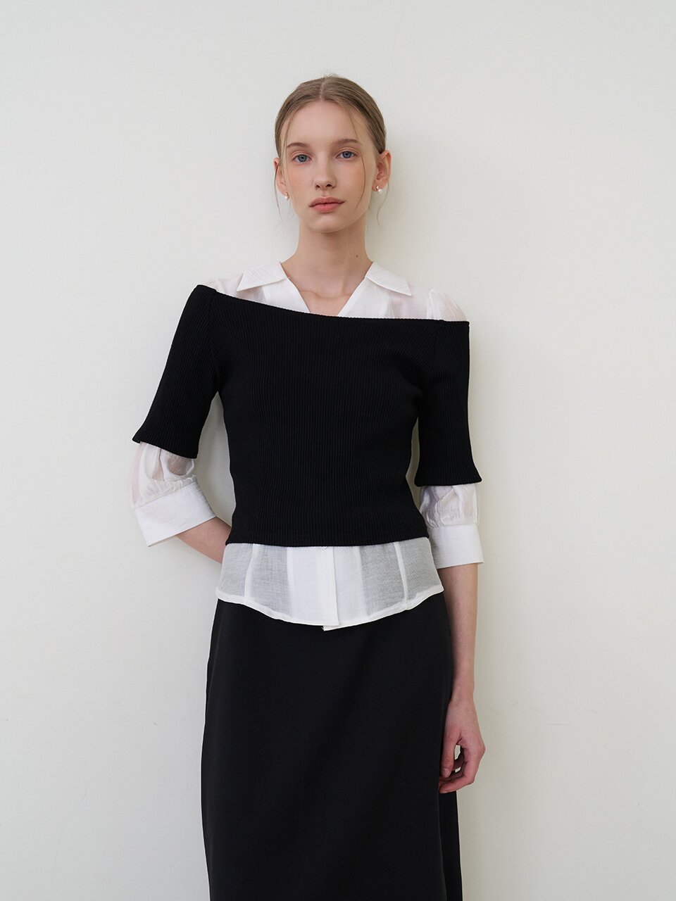 [SET] 포인티드 카라 블라우스 + 레이어드 티셔츠 블랙