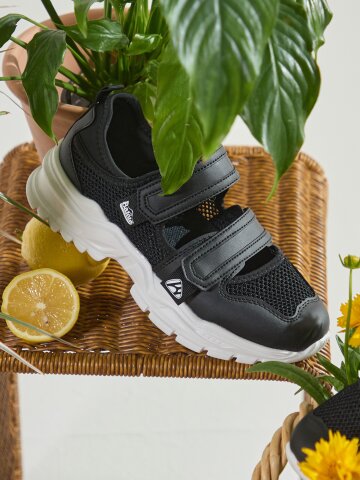 PWX Jane 여성 아쿠아 슬립온 스니커즈 블랙