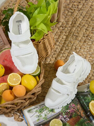 PWX Jane 여성 아쿠아 슬립온 스니커즈 화이트