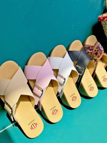 로르서울 by 나무하나 힐쿠션 크로스 코르크 버클 슬리퍼_NHSL260401