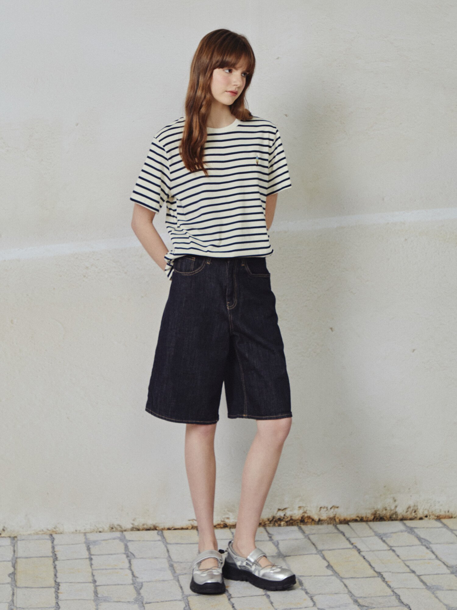 자수 포인트 스트라이프 티셔츠 (STRIPE IVORY)
