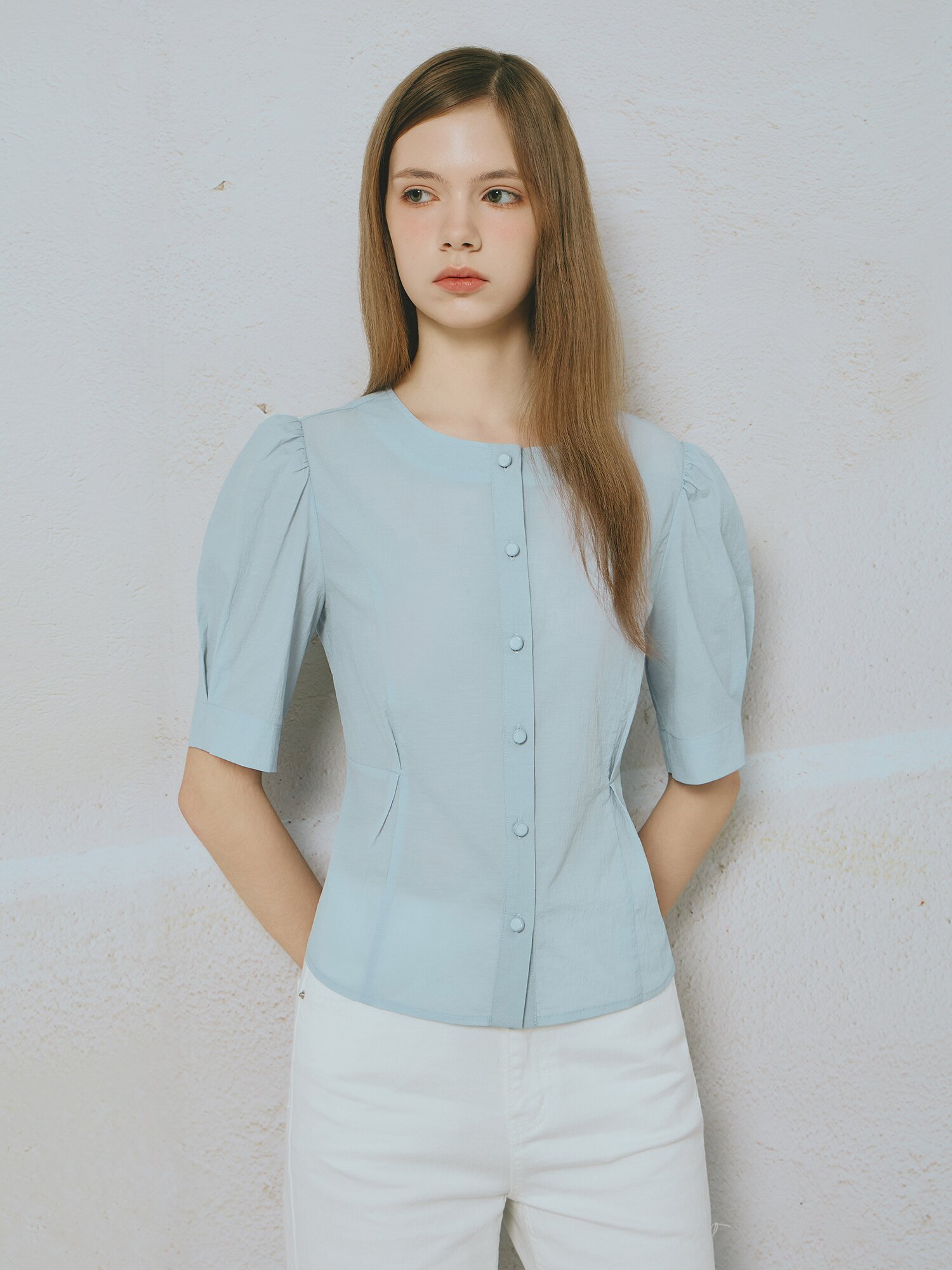 라운드넥 퍼프 블라우스 (SKY BLUE)