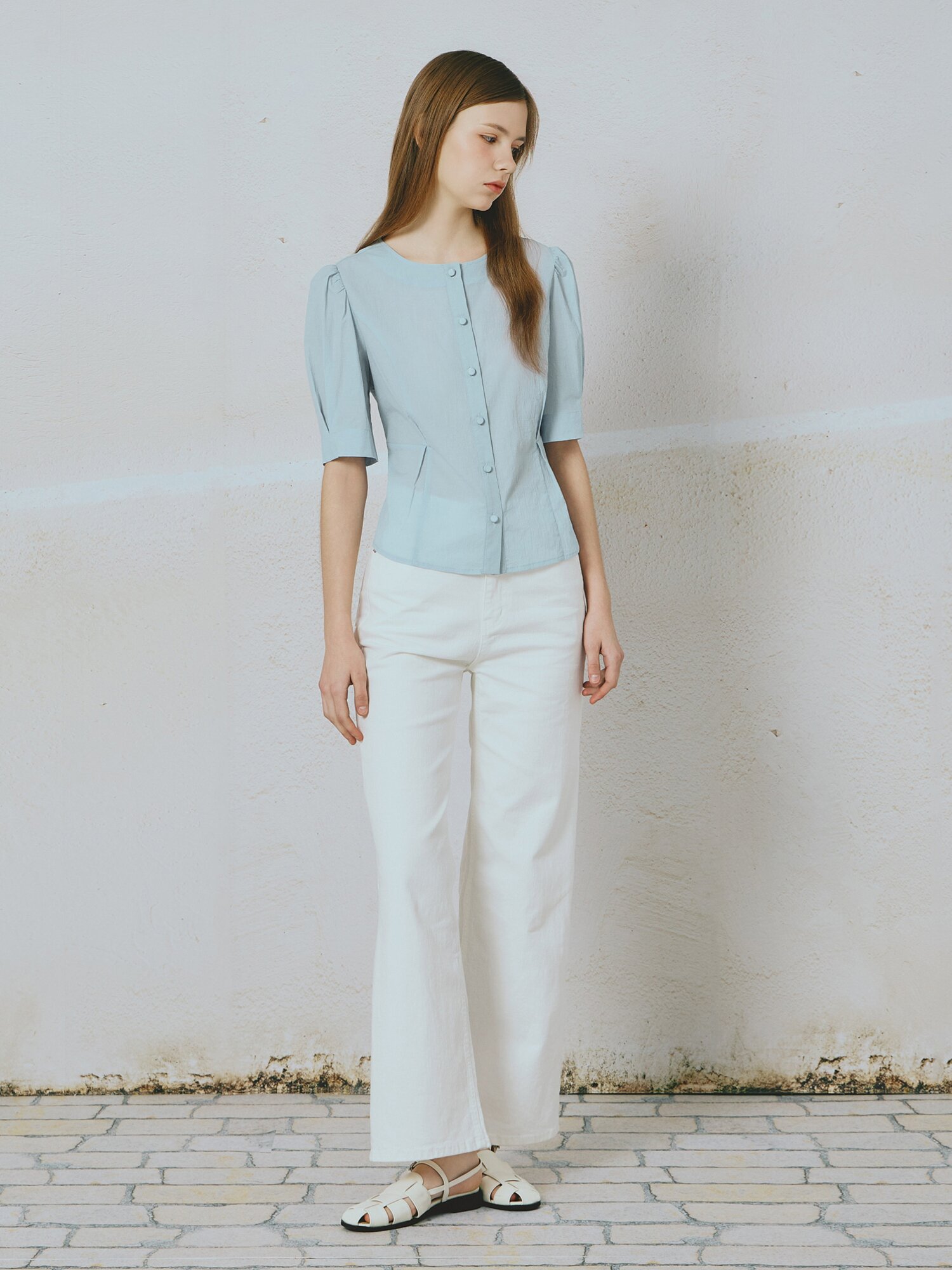 라운드넥 퍼프 블라우스 (SKY BLUE)