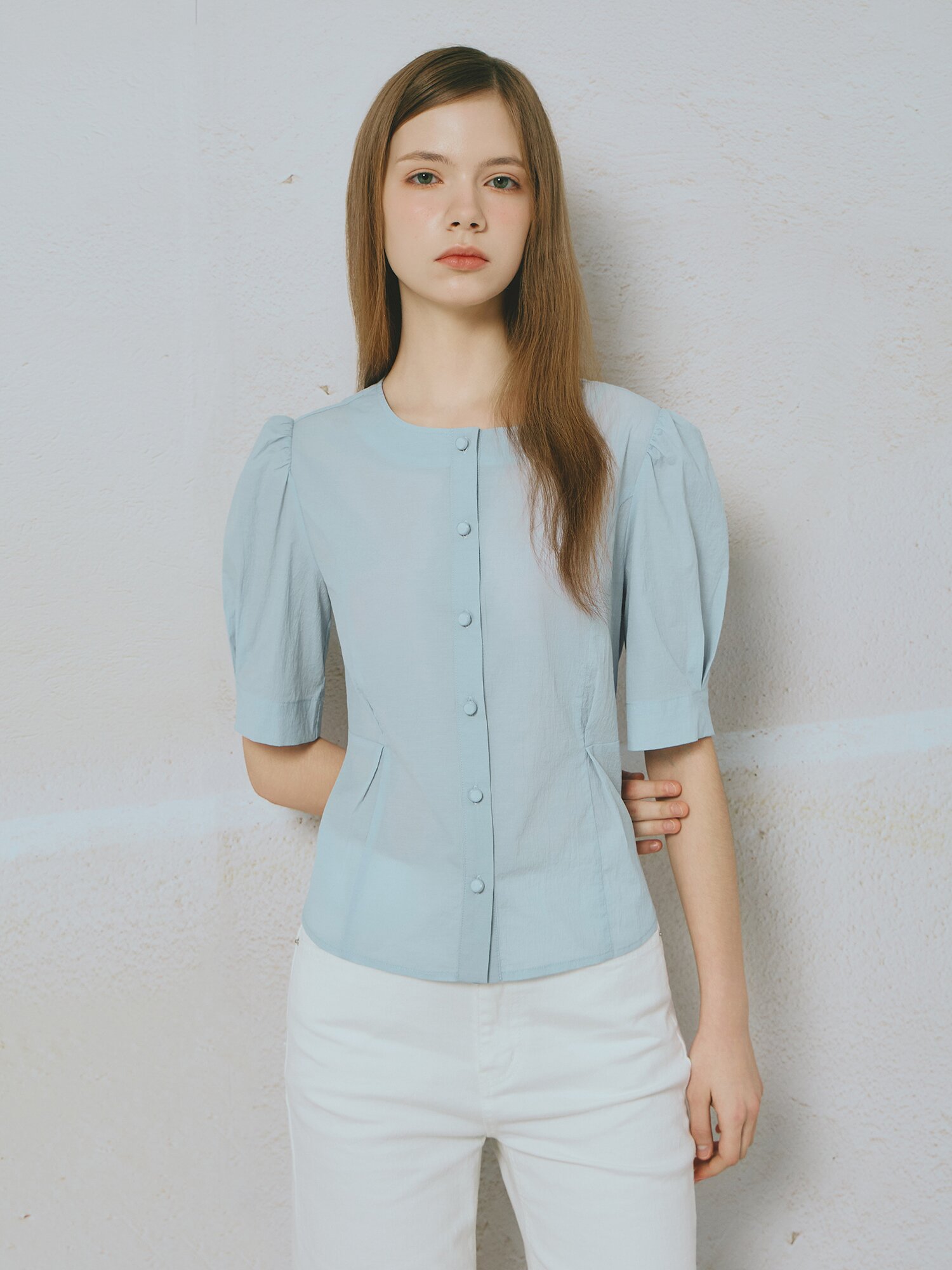 라운드넥 퍼프 블라우스 (SKY BLUE)