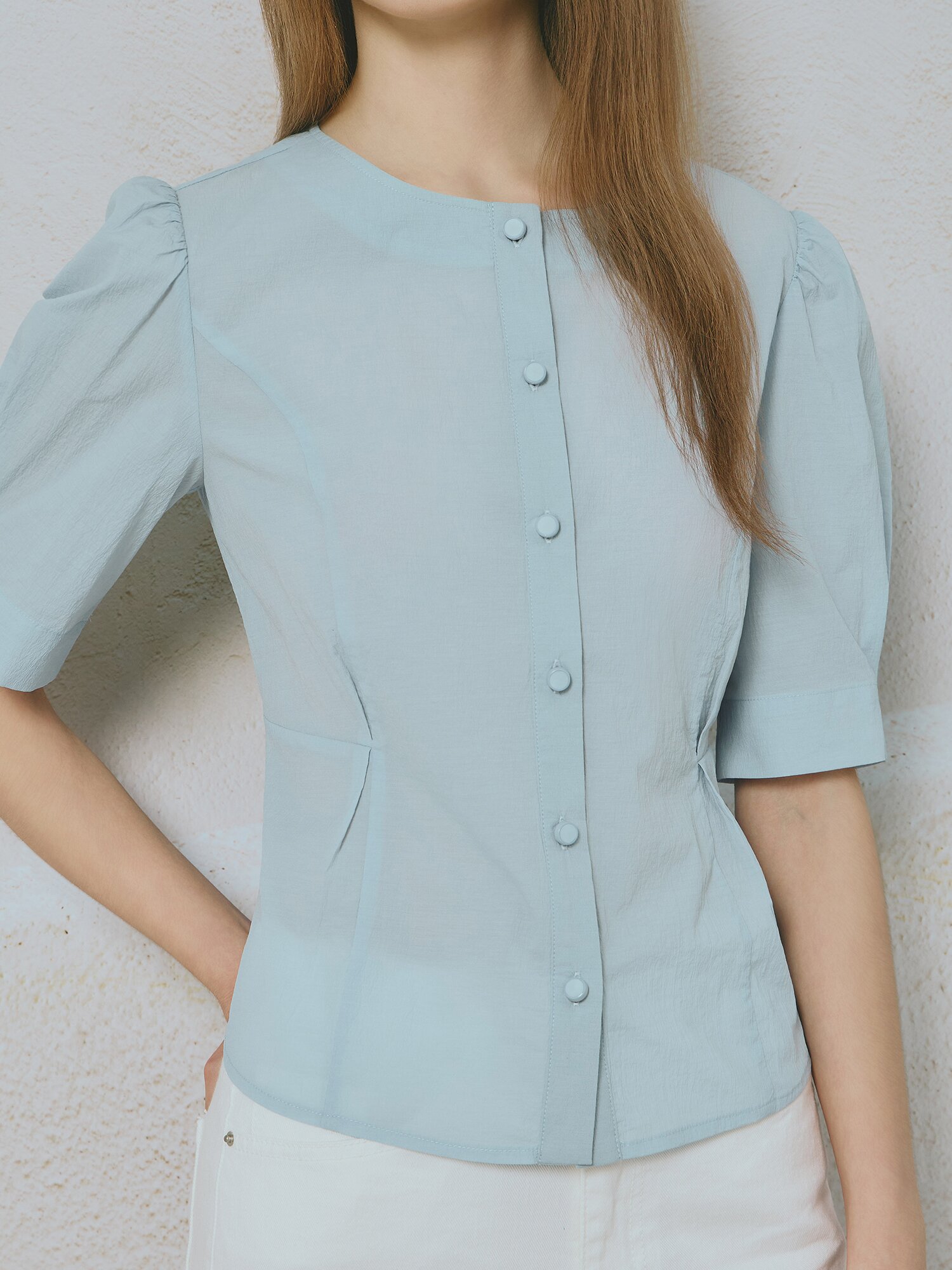 라운드넥 퍼프 블라우스 (SKY BLUE)