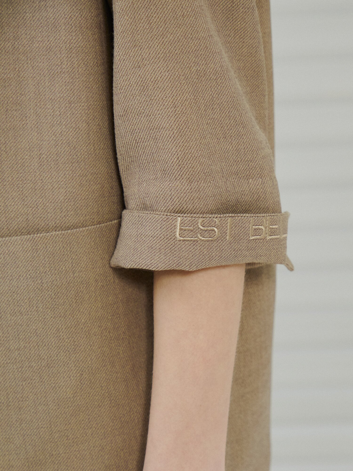 린넨 롤업 7부 싱글 투버튼 재킷 (CAMEL)