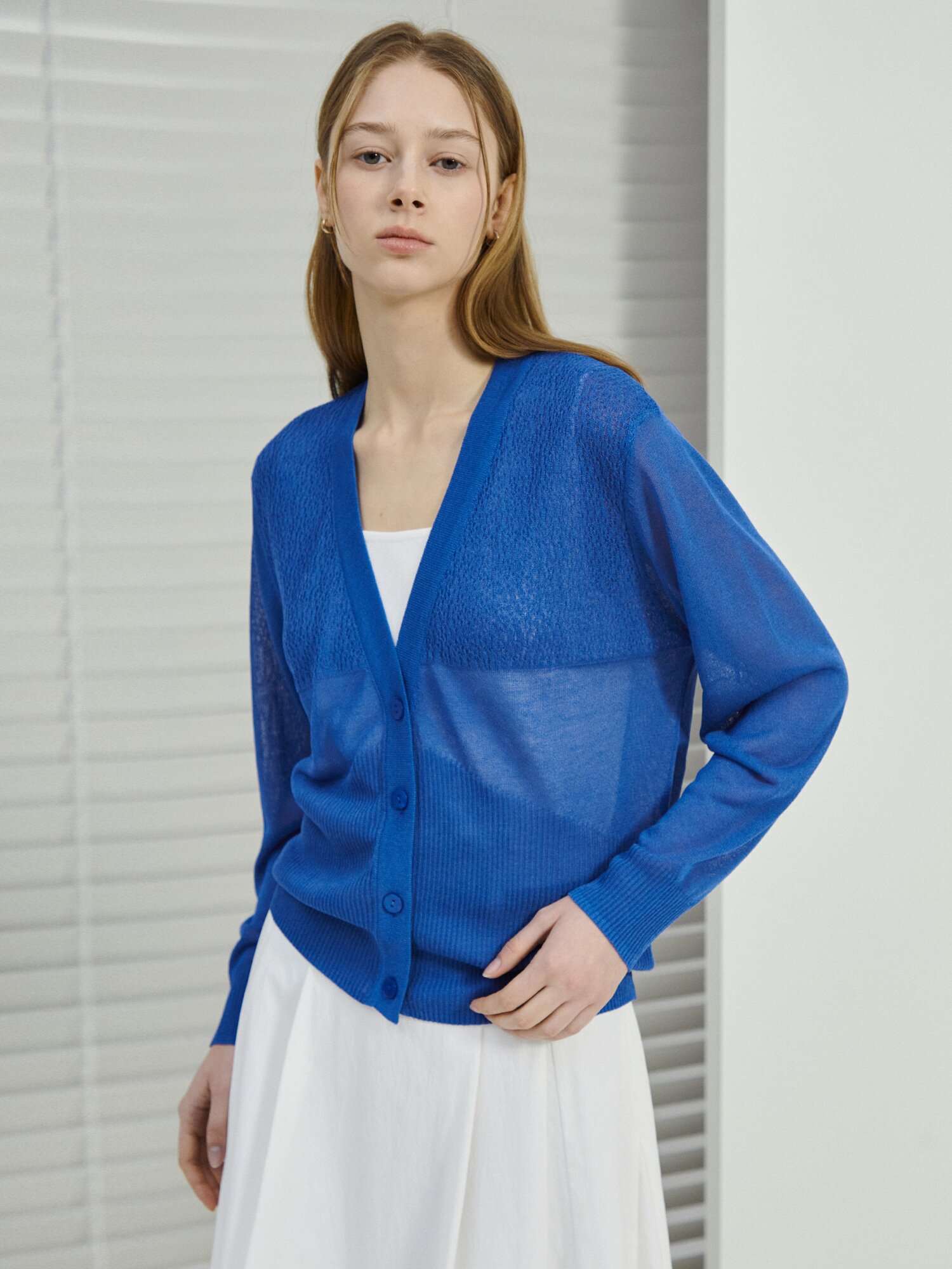 시스루 자카드 브이넥 가디건 (BLUE)