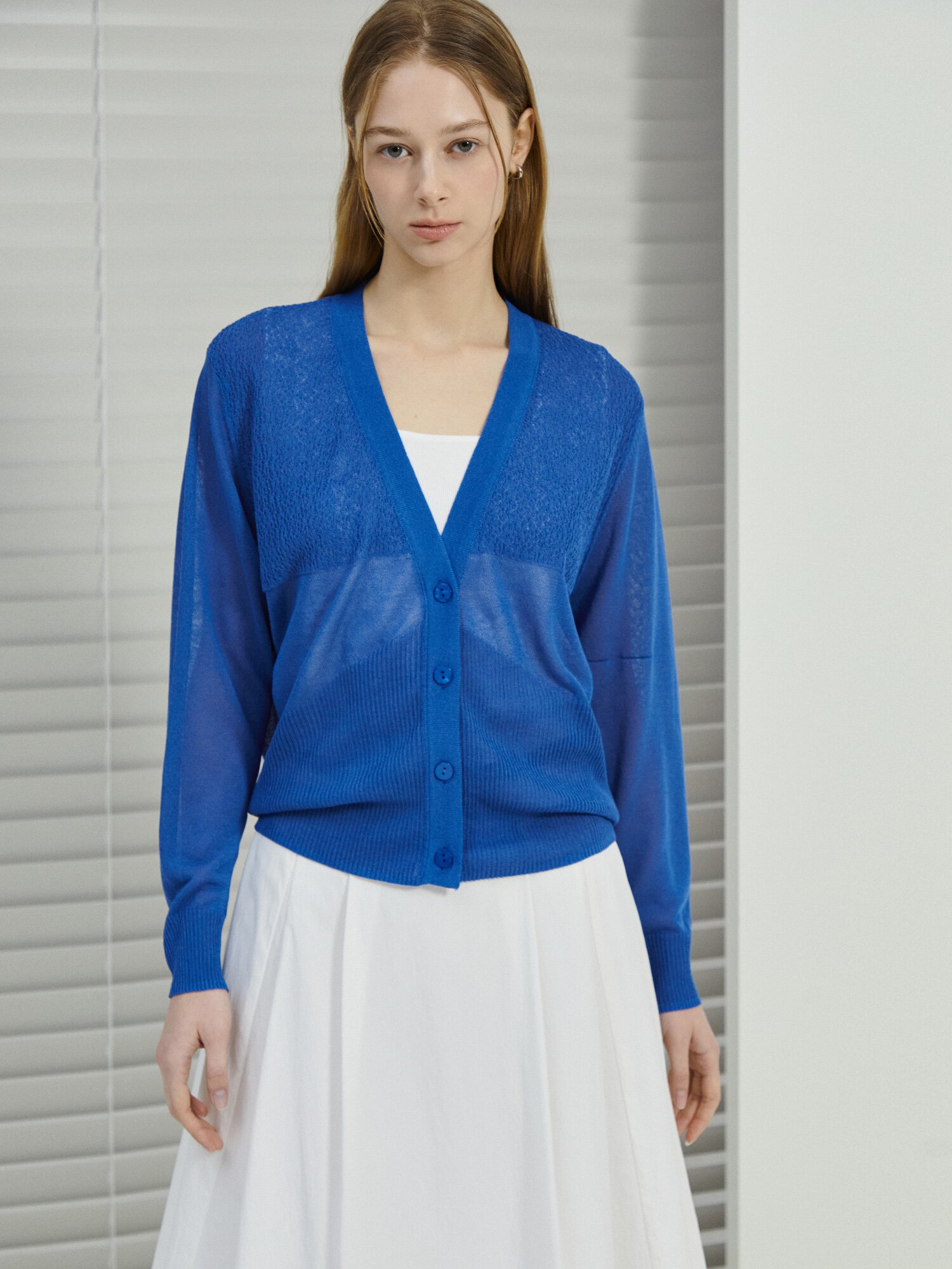 시스루 자카드 브이넥 가디건 (BLUE)