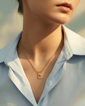 Ruby Glint Necklace
루비 글린트 네크리스