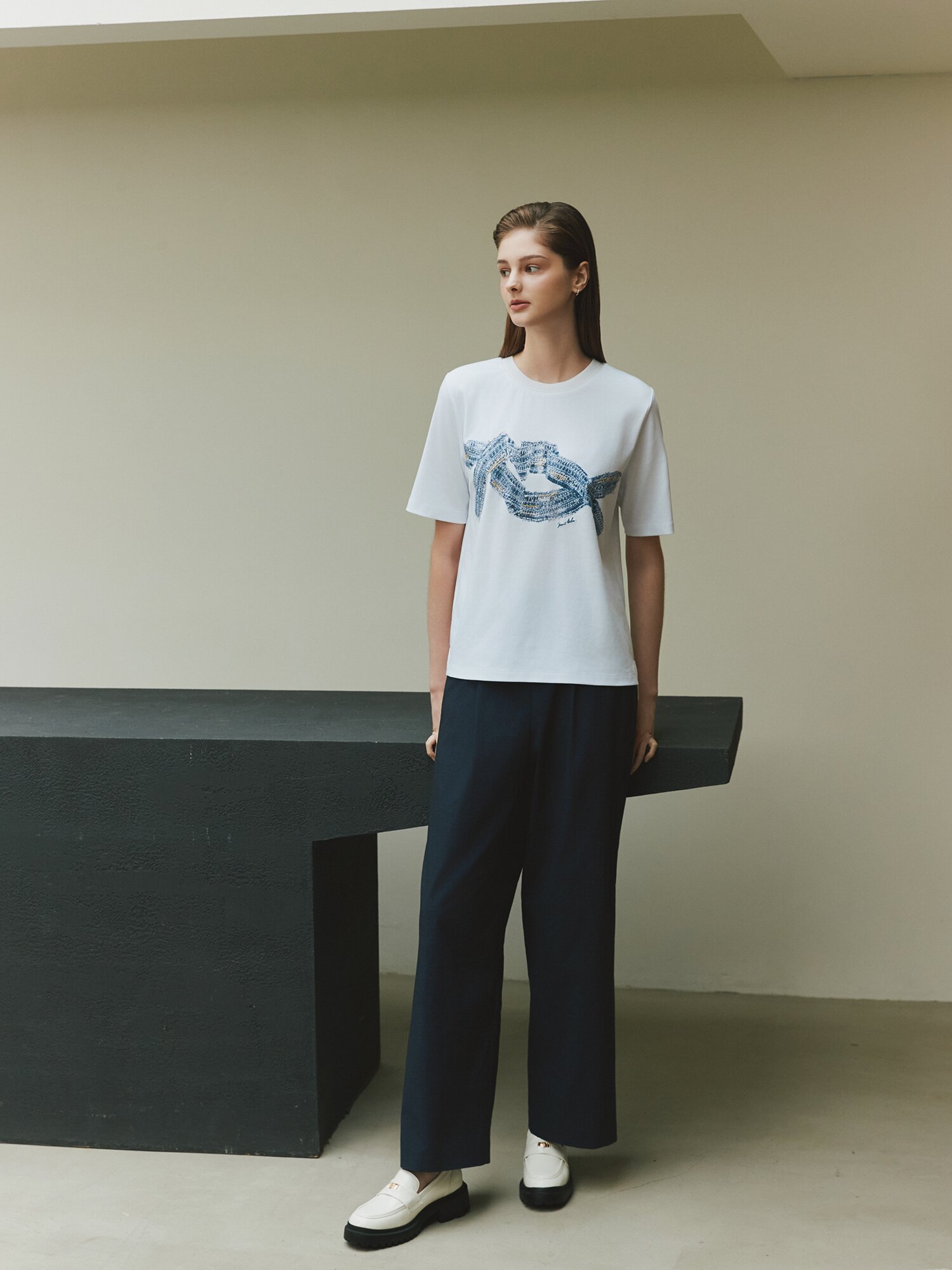 코튼 자수 프린트 비딩 티셔츠 (WHITE)