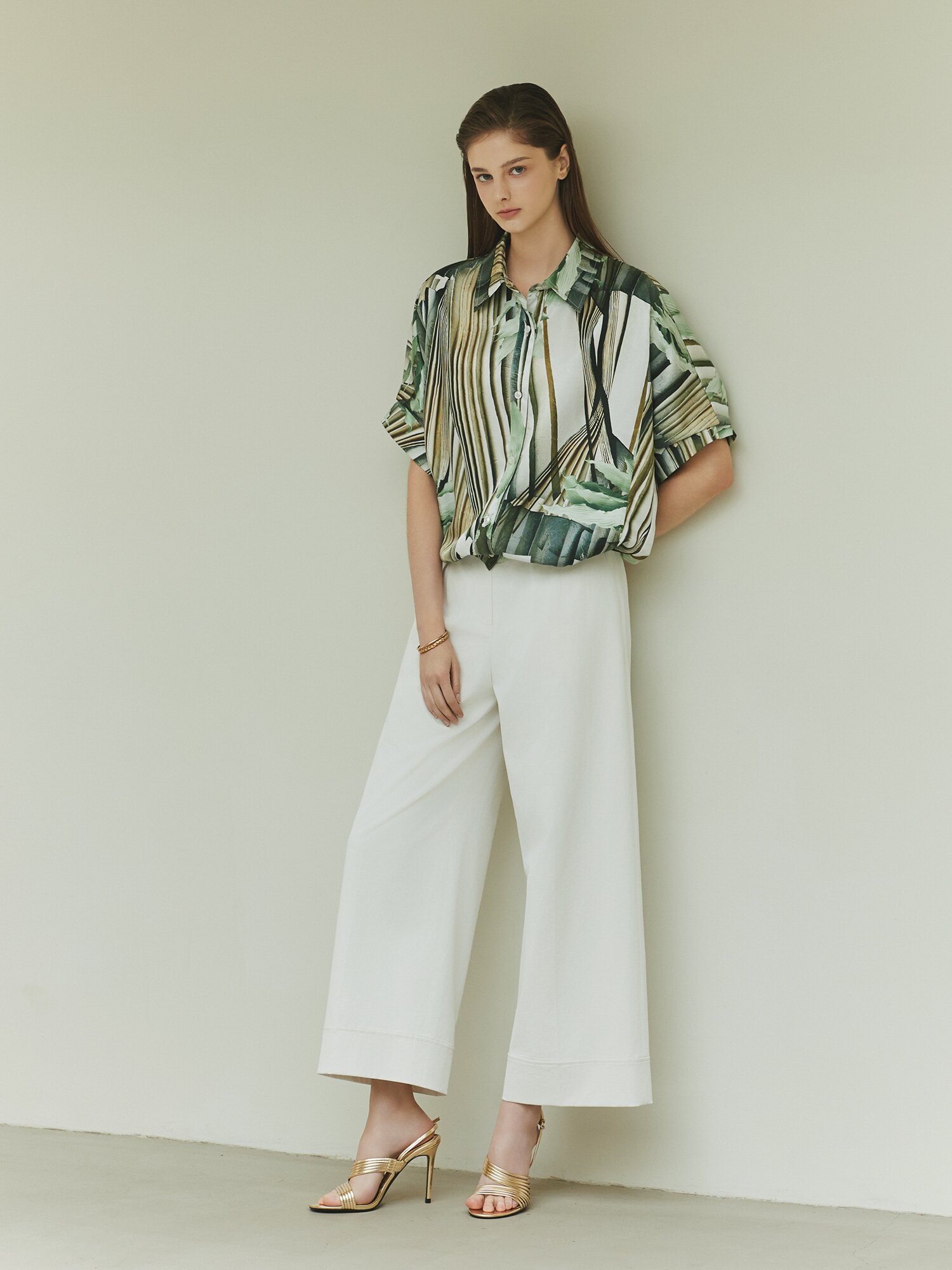 오버핏 새틴 스트링 블라우스 (PRINT GREEN)