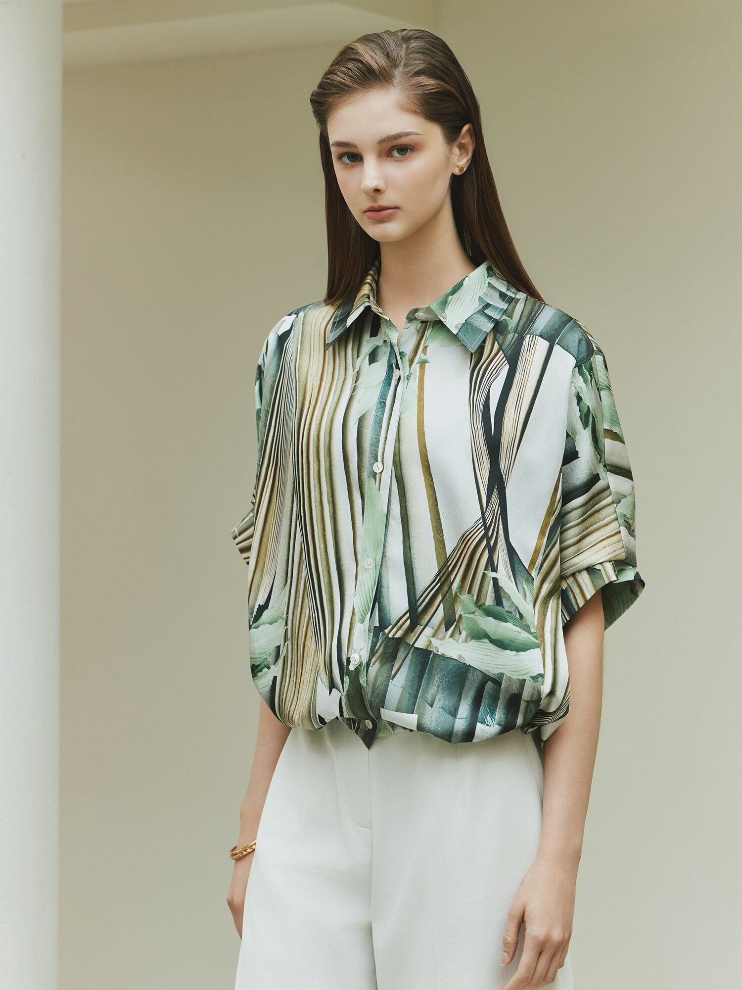 오버핏 새틴 스트링 블라우스 (PRINT GREEN)