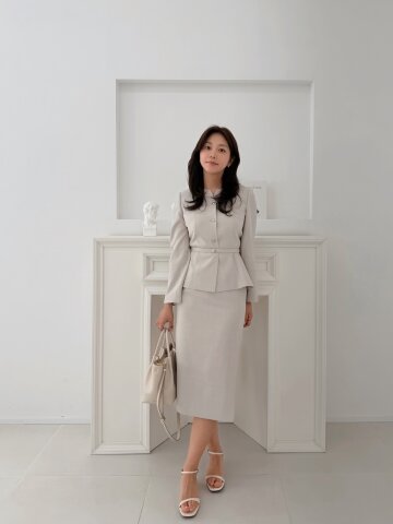 메탈 장식 슬릿 H라인 스커트 (LIGHT BEIGE)