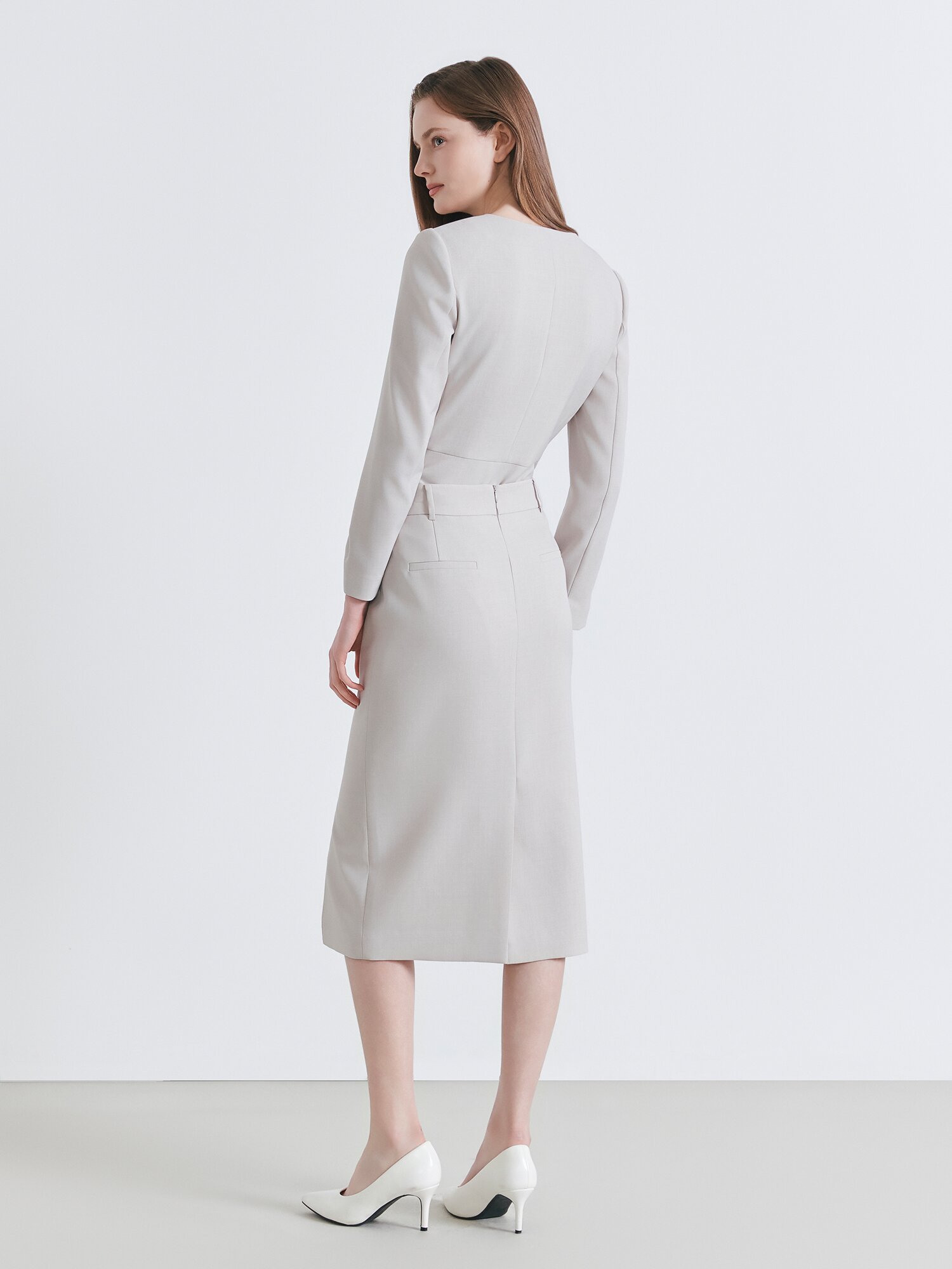 메탈 장식 슬릿 H라인 스커트 (LIGHT BEIGE)