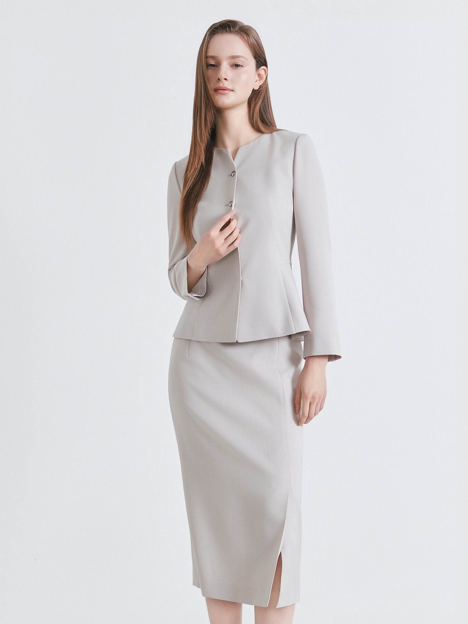 메탈 장식 슬릿 H라인 스커트 (LIGHT BEIGE)