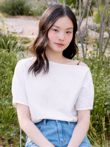 감각이 체인 오프숄더 티셔츠_YHTS260401