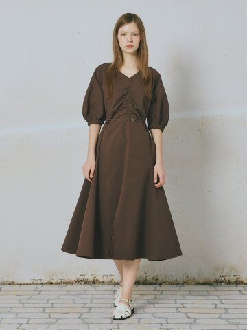 브이넥 벨티드 셔링 롱 원피스 