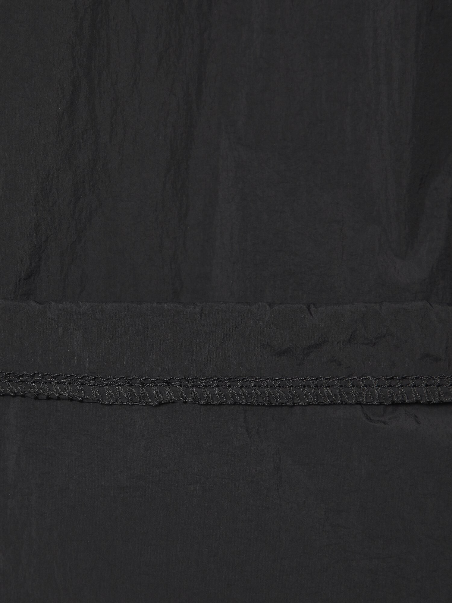스트링 셔링 절개 하이넥 점퍼 (BLACK)