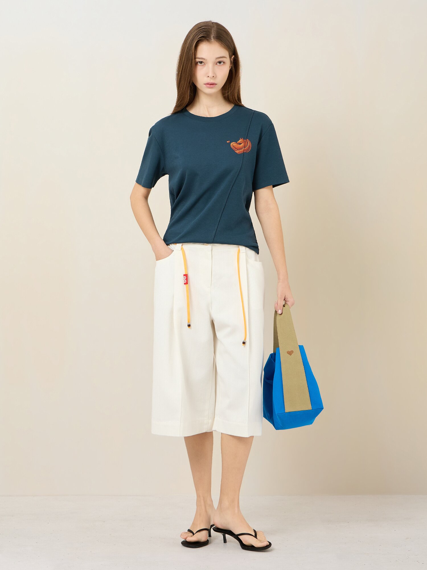 벨티드 원턱 버뮤다 데님 (WHITE)