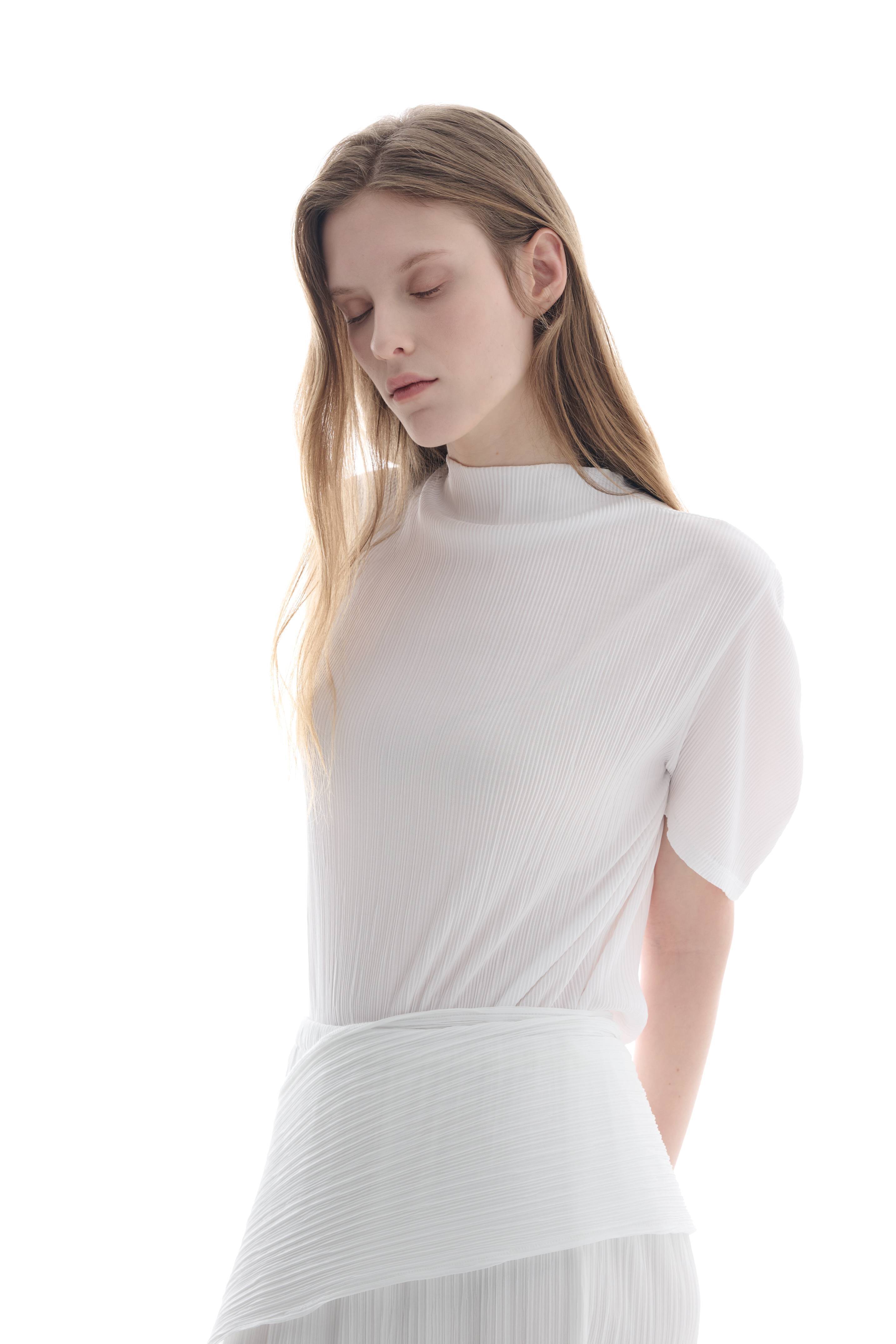 MUFFLER PLEATS TOP - WHITE