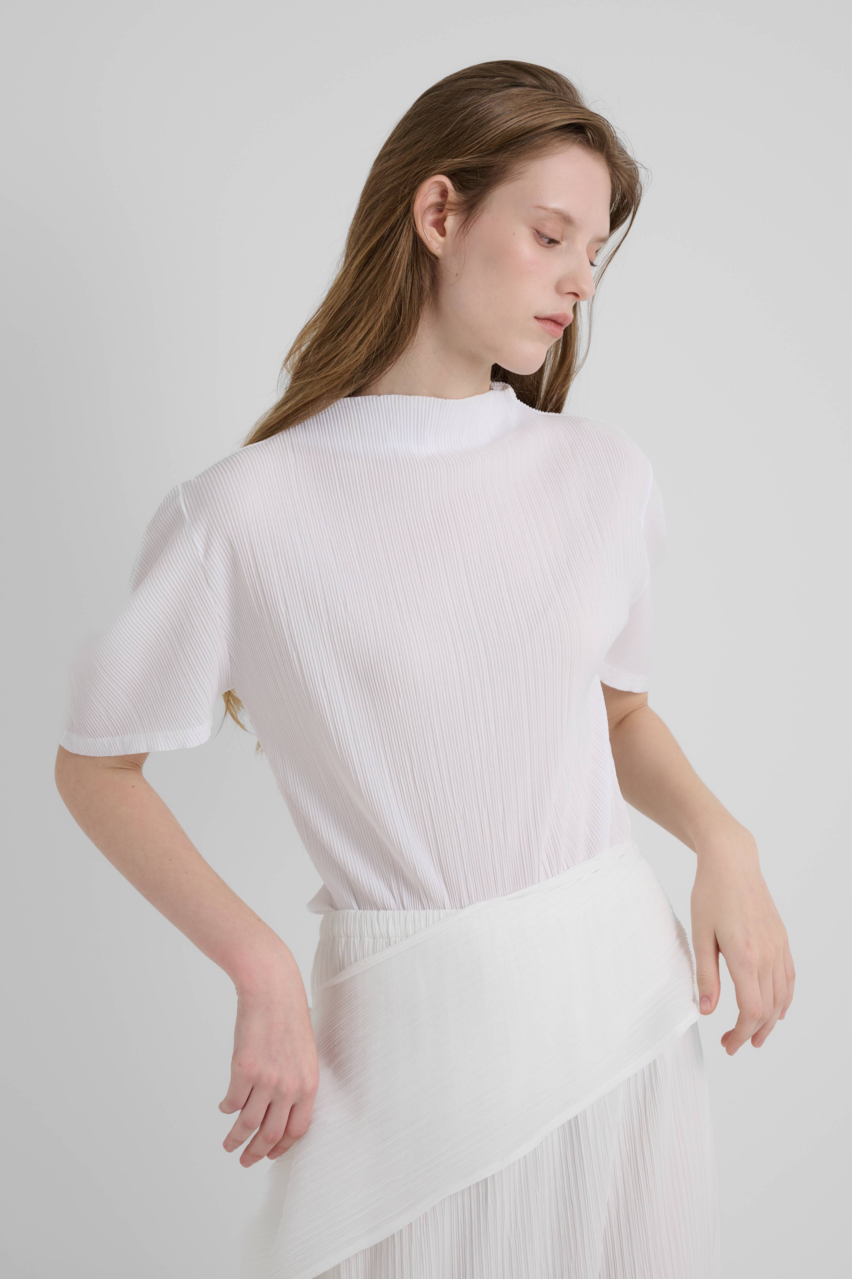 MUFFLER PLEATS TOP - WHITE