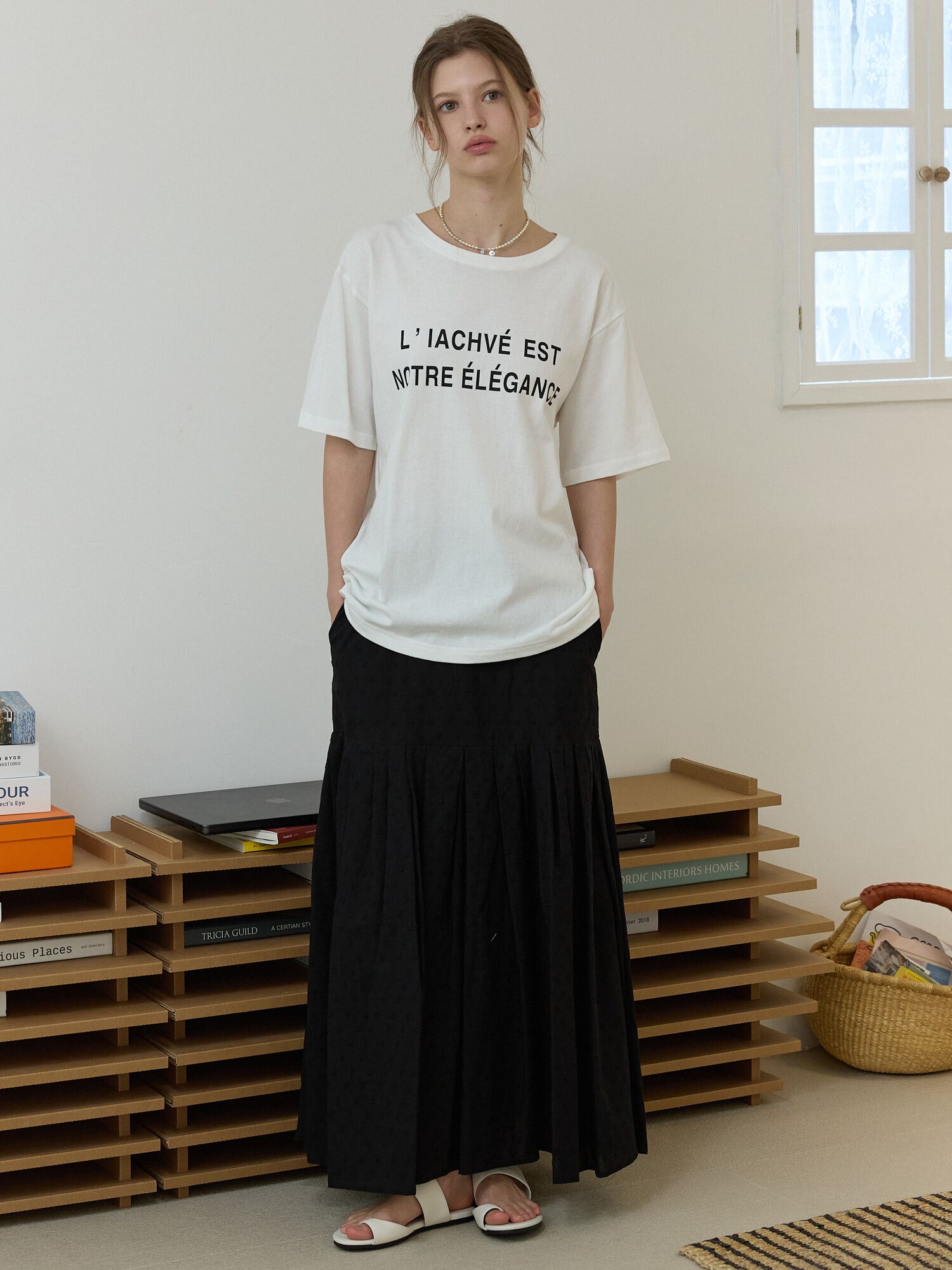 Embroidery flare skirt Black