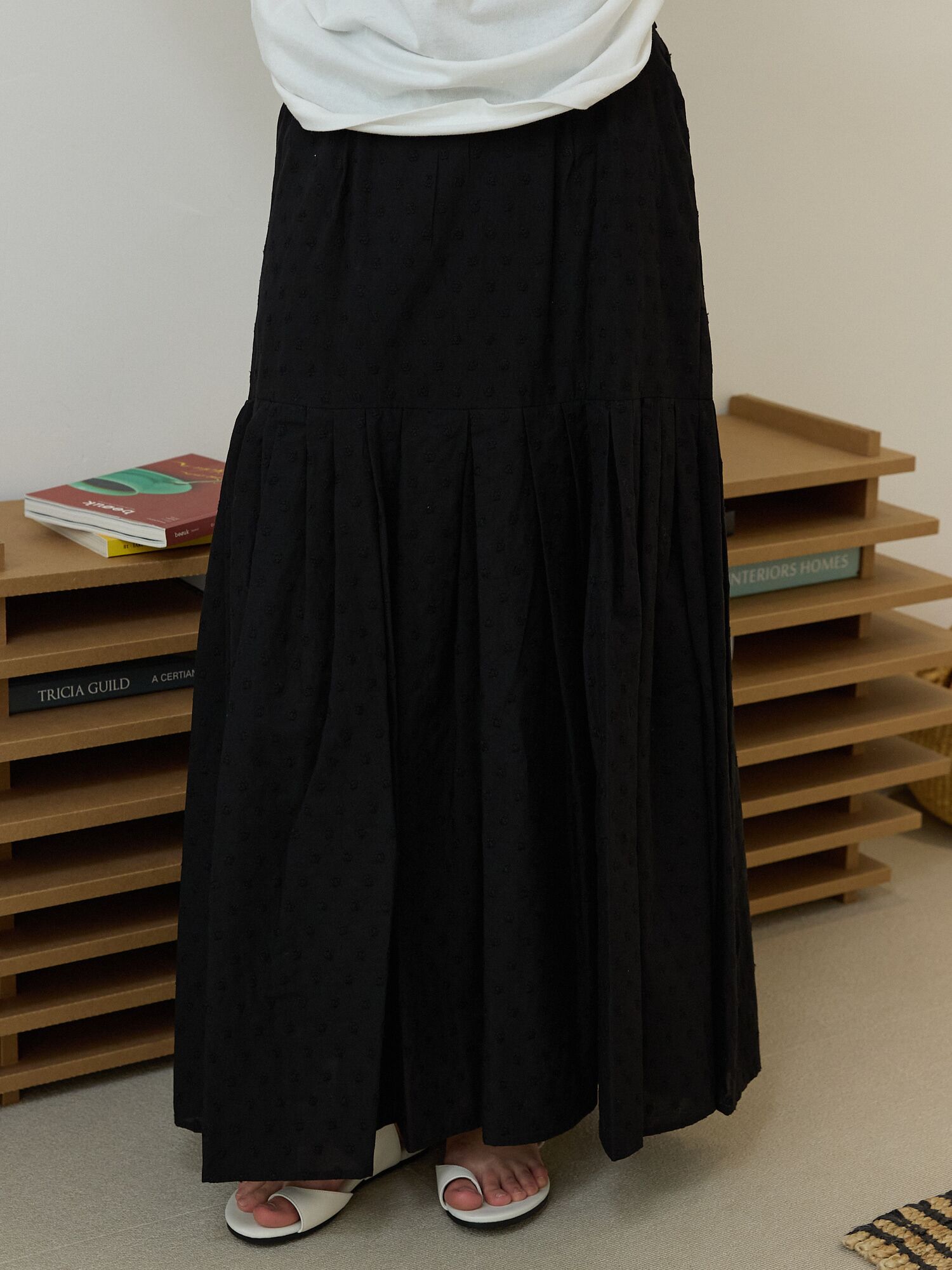 Embroidery flare skirt Black