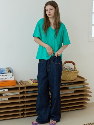 Dark blue wide-leg wash jeans

