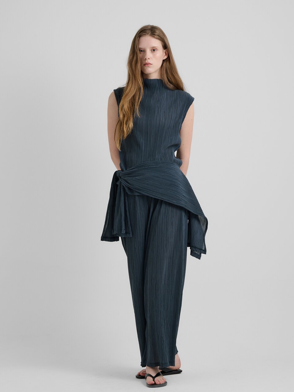 LU WRAP DETAIL PLEATS SLEEVELESS TOP –Deep Navy Green