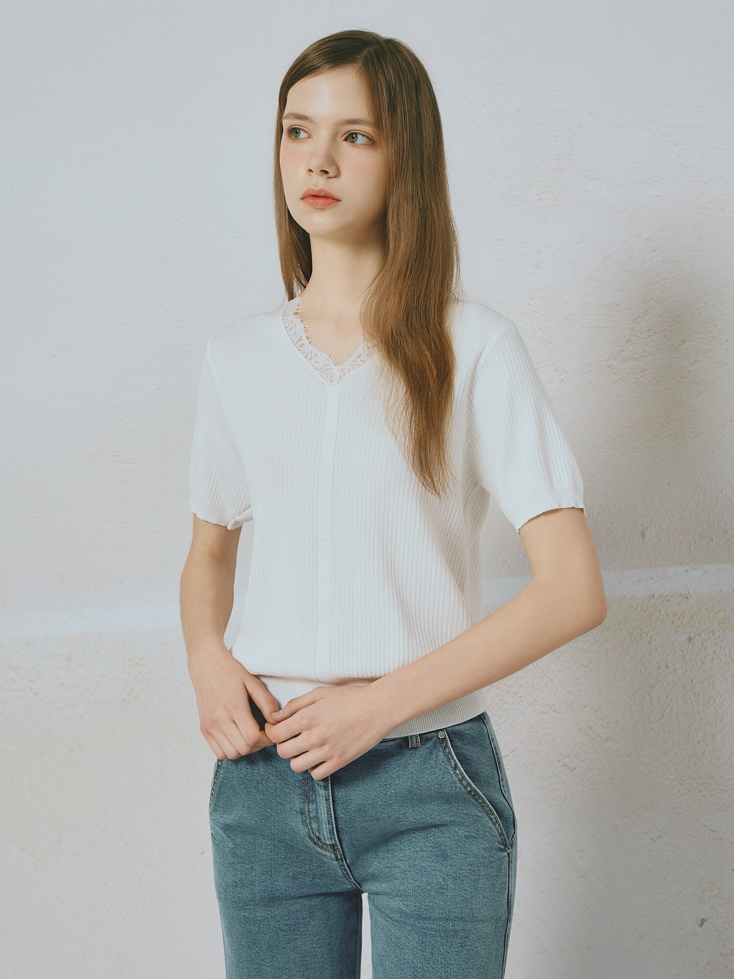 레이스 브이넥 풀오버 니트 (WHITE)