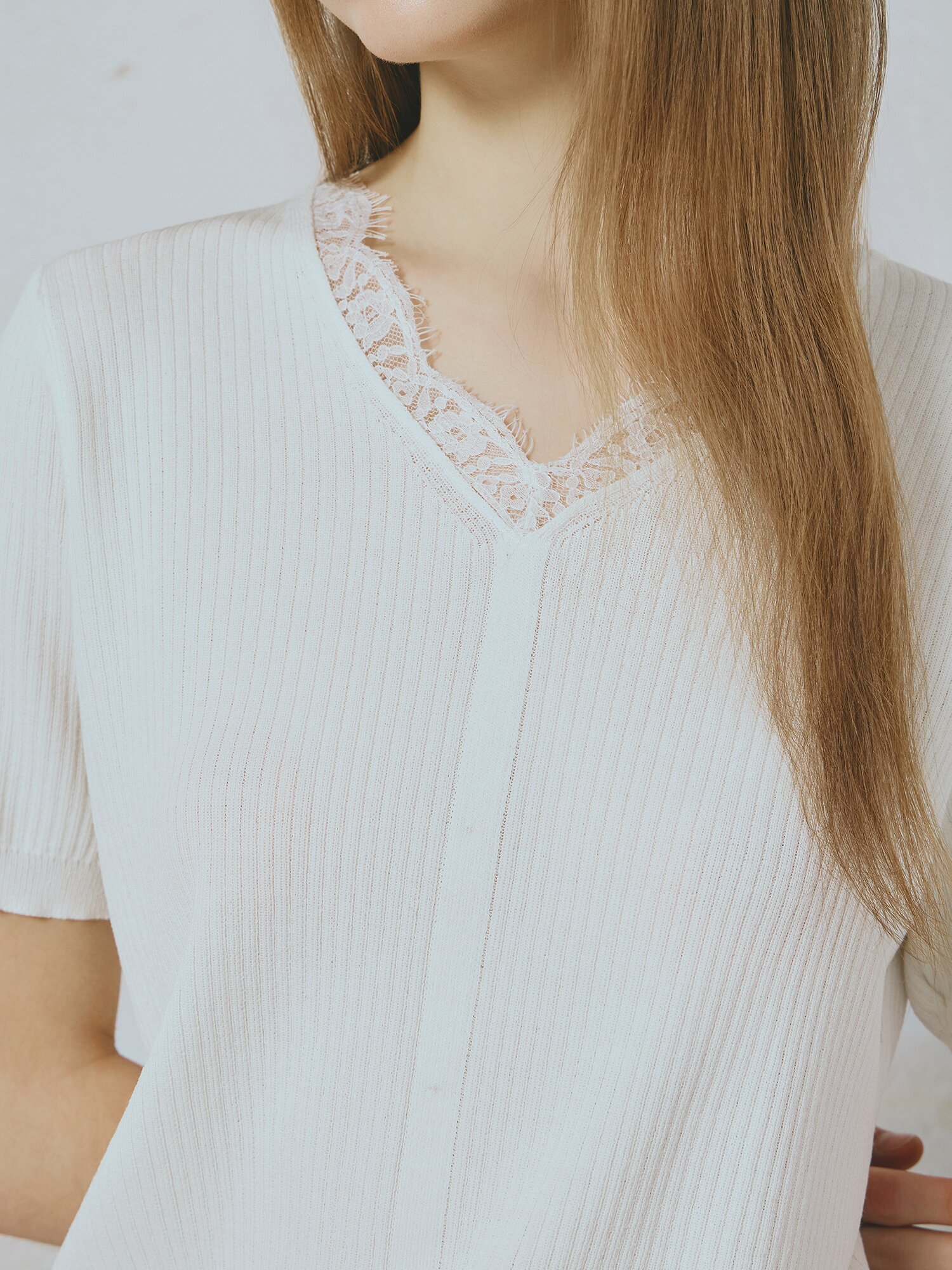레이스 브이넥 풀오버 니트 (WHITE)