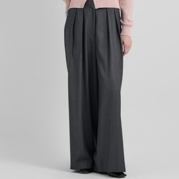 SIGNATURE TWO TUCK WIDE SLACKS-GRAY