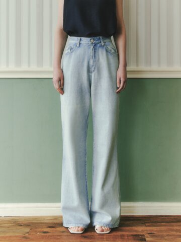 [4/28 예약배송] 워싱 루즈핏 데님 팬츠 / 아이스블루
