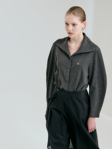 WIDE COLLAR TEXTURED BLOUSE - 2COLOR