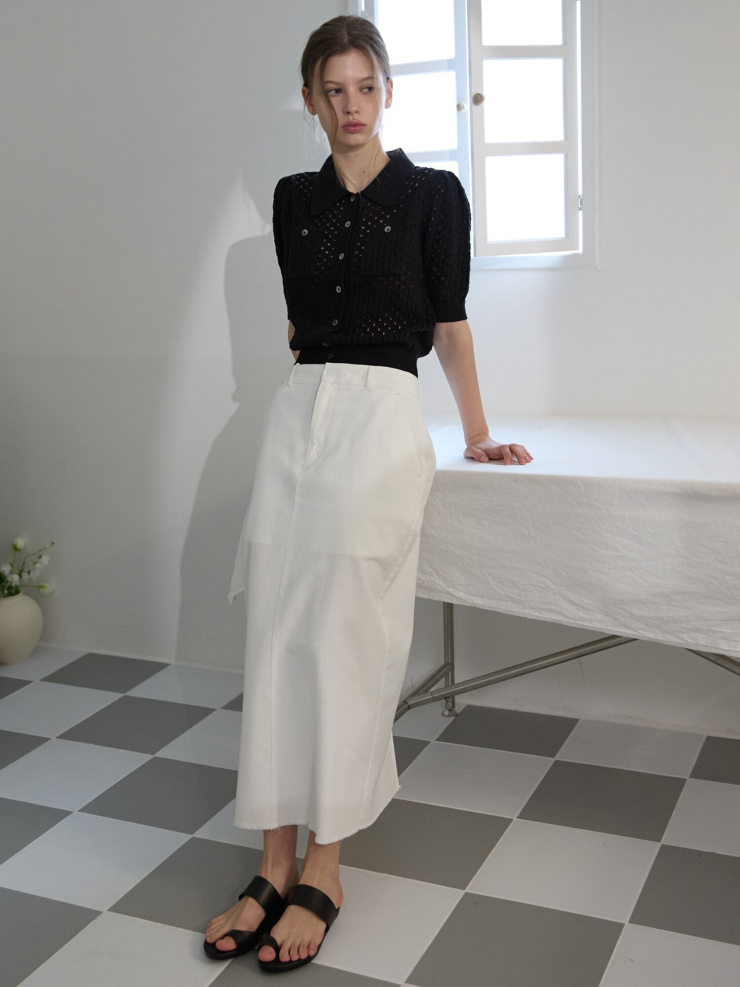 Hole in twide knit Black