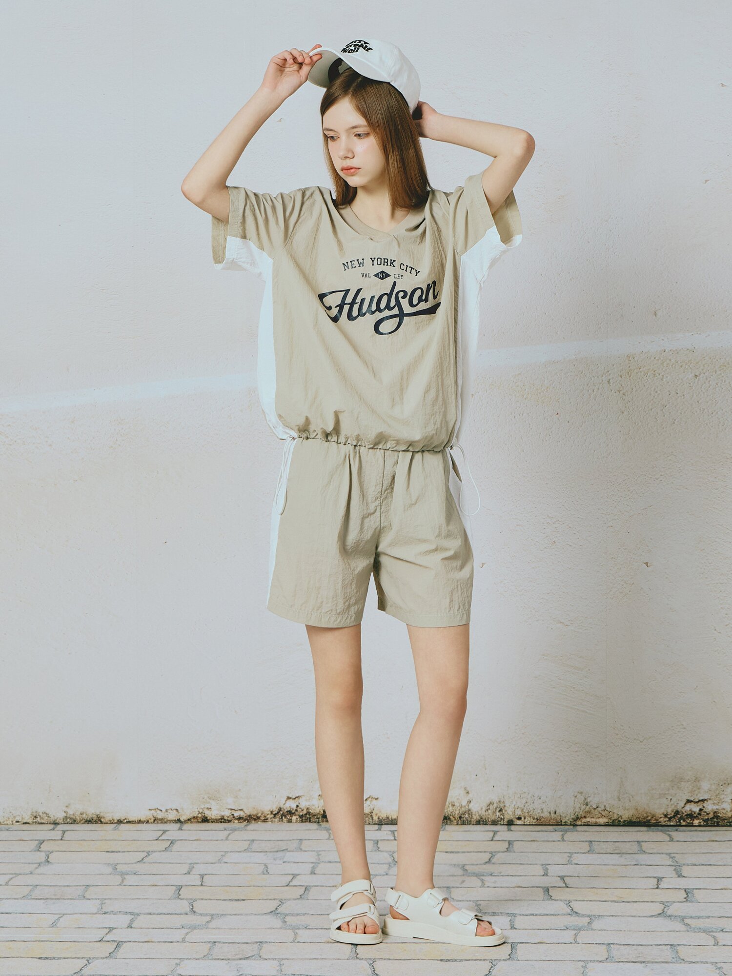 크링클 브이넥 나일론 투피스 (BEIGE)