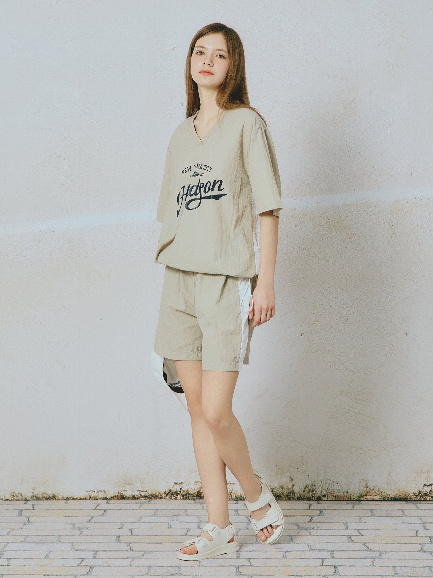 크링클 브이넥 나일론 투피스 (BEIGE)