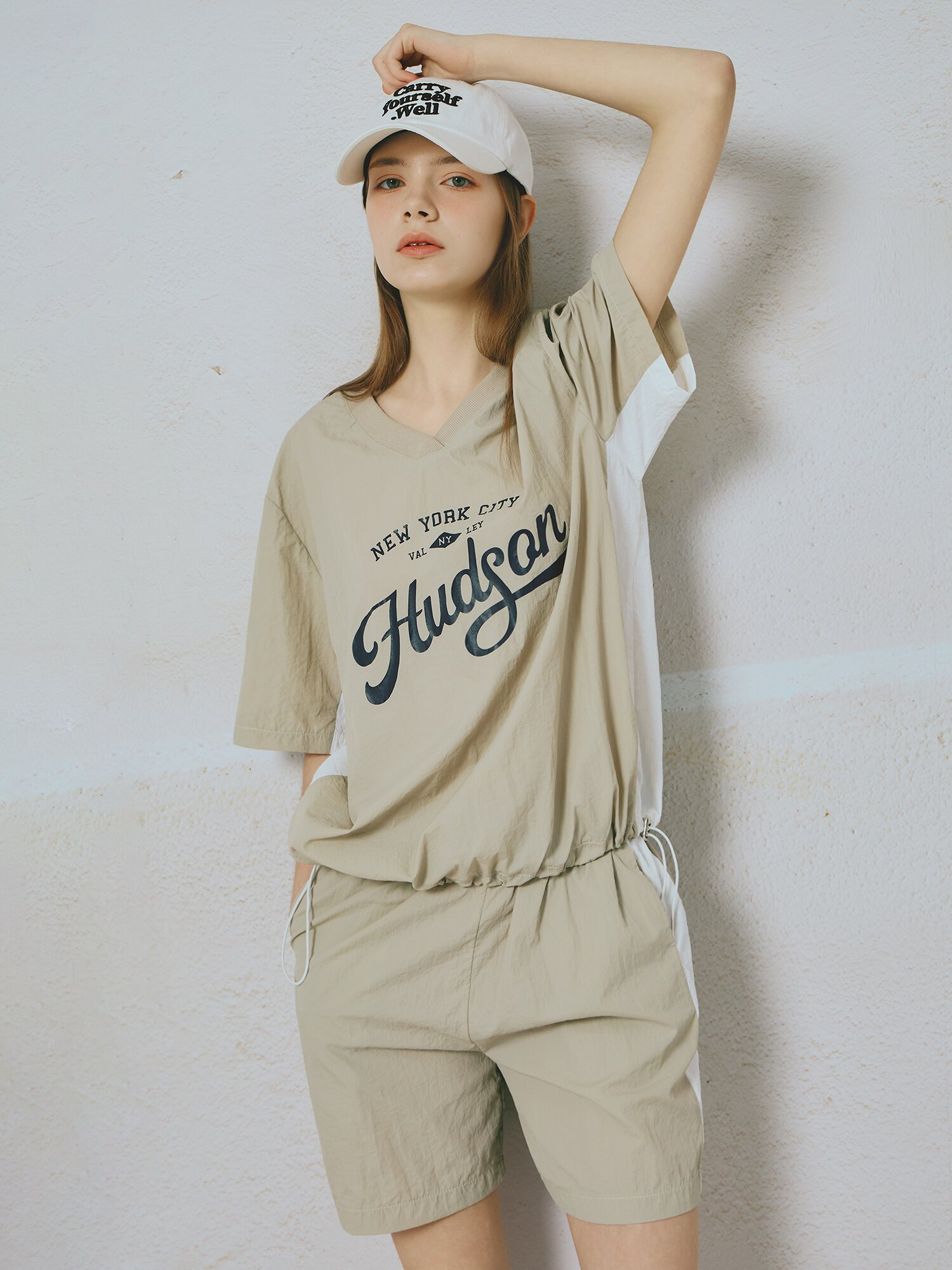 크링클 브이넥 나일론 투피스 (BEIGE)