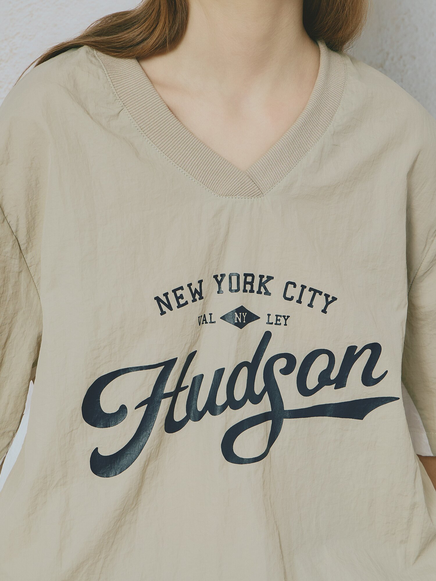 크링클 브이넥 나일론 투피스 (BEIGE)