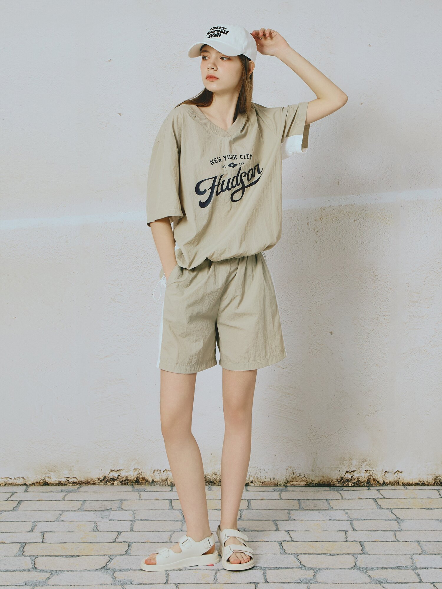 크링클 브이넥 나일론 투피스 (BEIGE)