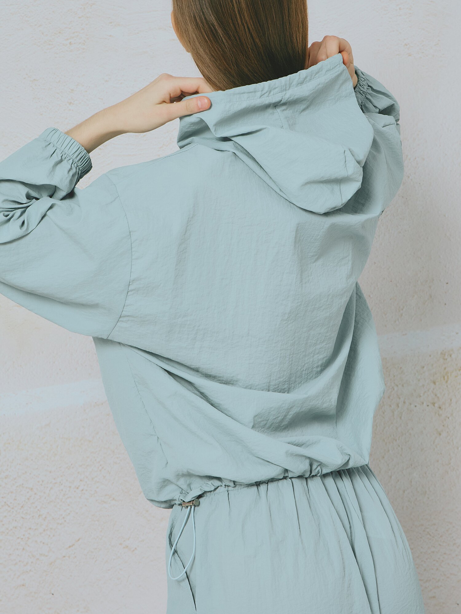 프린팅 후드넥 나일론 투피스 (LIGHT BLUE)