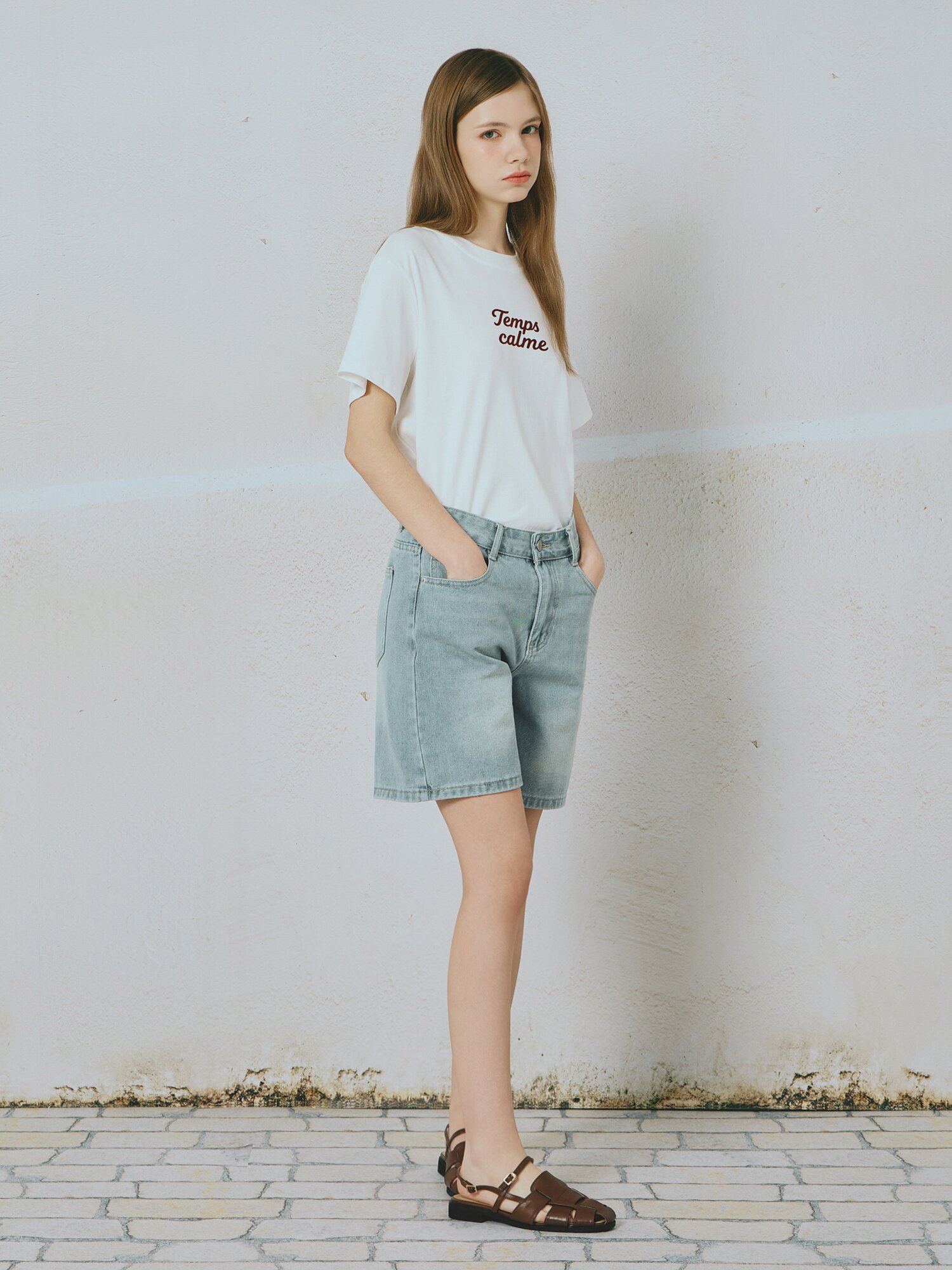 벨벳 텍스처 레터링 티셔츠 (WHITE)